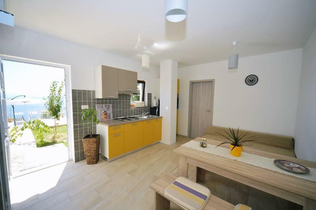 Jovich Apartments 2 Mošćenička Draga Екстериор снимка