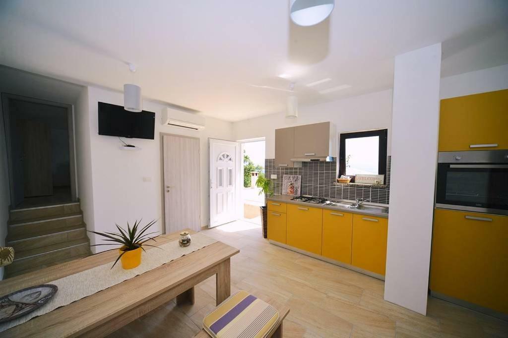 Jovich Apartments 2 Mošćenička Draga Екстериор снимка